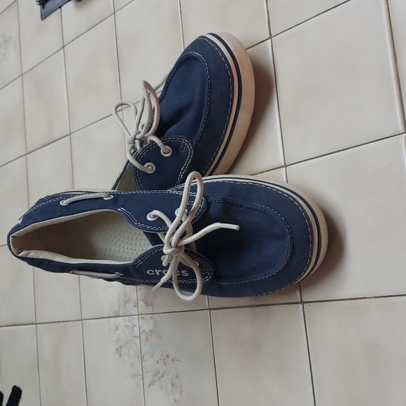 Crocs Shoes - Picture 2 of 3